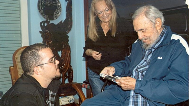 Publican primeras fotos de Fidel Castro en casi seis meses