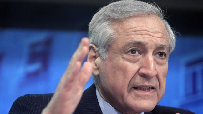 Heraldo Muñoz se reunió en París con equipo jurídico por demanda marítima