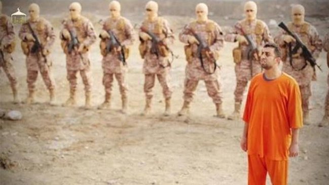 Estado Islámico dice haber quemado vivo a piloto en aplicación del 