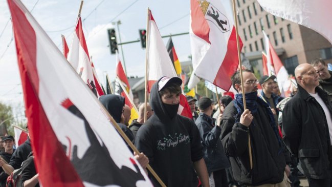 Alemania: Detienen a ultraderechistas por acosar albergue de refugiados