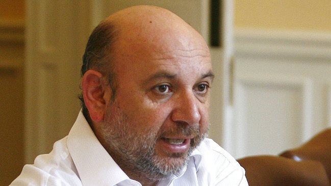 Diputado PS: El debate del aborto parece una 