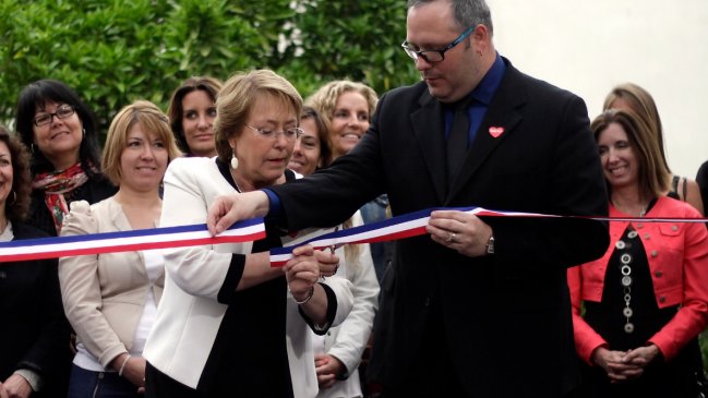 Parlamentarios exigen que hijo de Bachelet haga públicos su patrimonio e intereses
