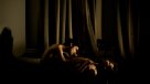 La poderosa imagen de una pareja gay en Rusia que ganó el World Press Photo