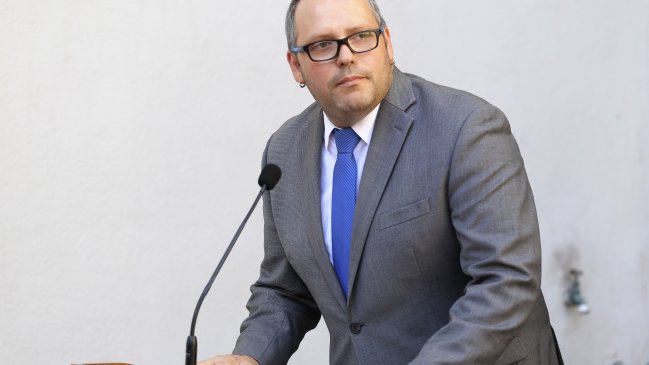 Peñailillo: Renuncia de Dávalos es una 