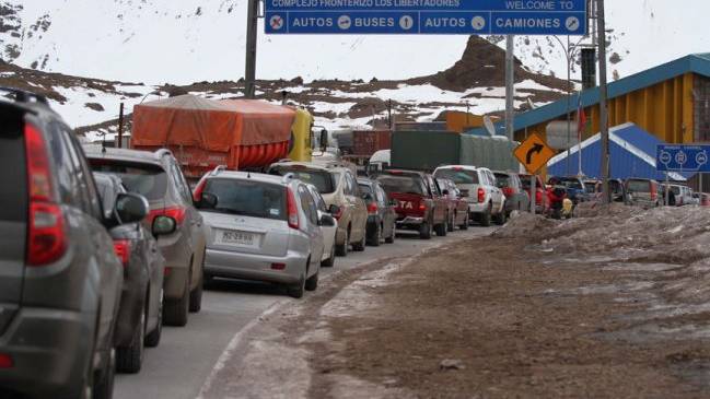 Masiva salida de vehículos provocó congestión de hasta 10 horas en Los Libertadores