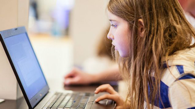 La niña de 7 años que hackea una red wifi en 10 minutos