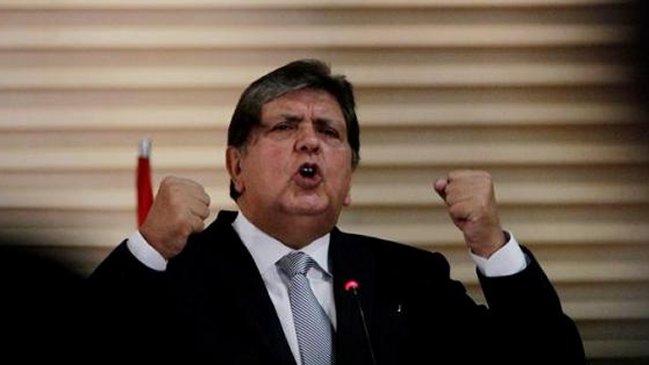 Alan García emplazó a la Presidenta Bachelet a investigar caso de supuesto espionaje