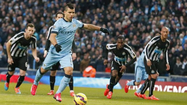 Manchester City goleó a Newcastle y se acercó a Chelsea