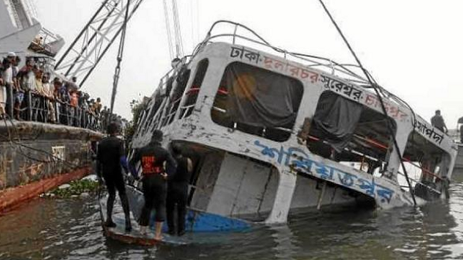 Trece muertos por hundimiento de ferri en Bangladesh