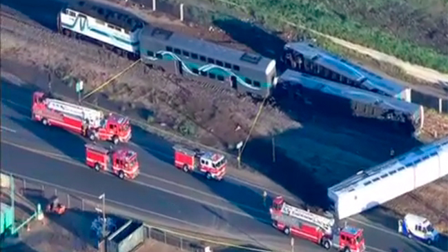 Descarriló un tren en California