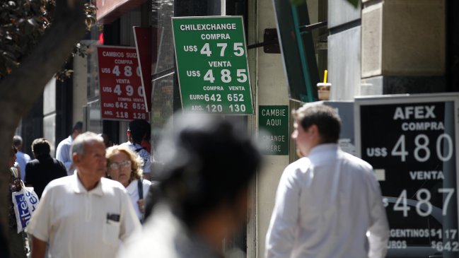 Carabineros detuvo a sujeto que estafaba en casas de cambio