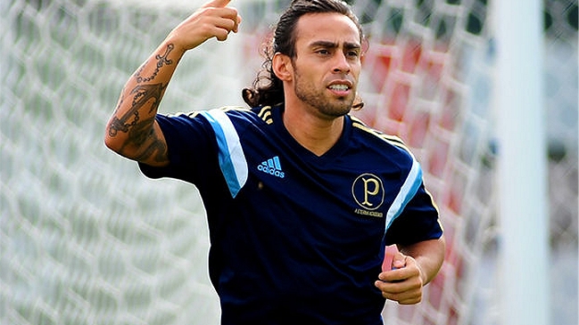 Jorge Valdivia volvió a hacer ejercicios con balón en Palmeiras