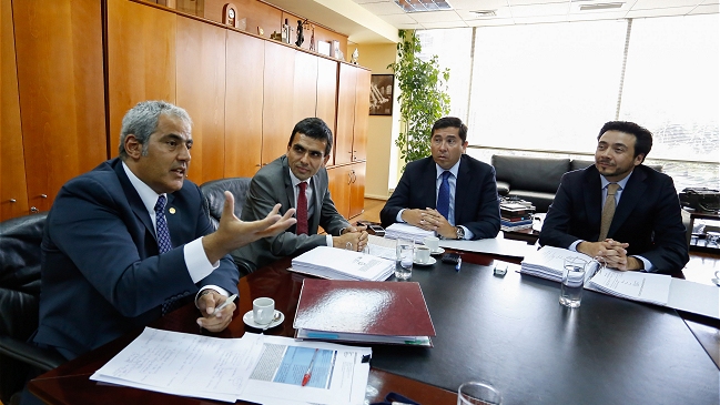 Sabas Chahuán se reunió con equipo de fiscales por caso Penta