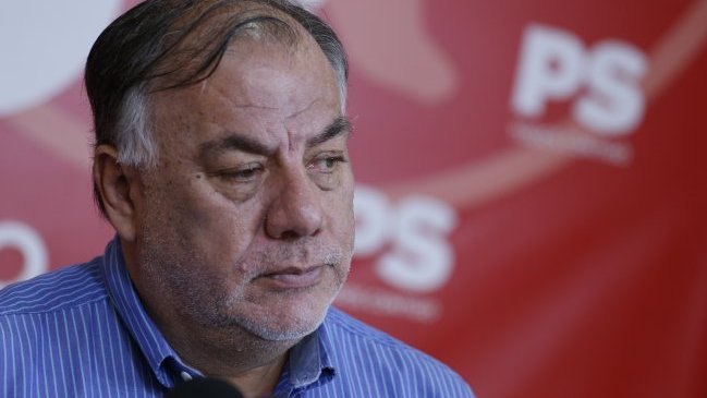 Osvaldo Andrade: Hoy ser político es una degradación