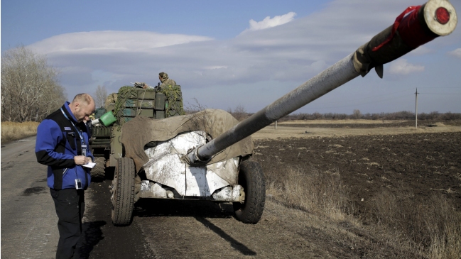 Prorrusos afirmaron que el 95 por ciento de su armamento pesado está replegado