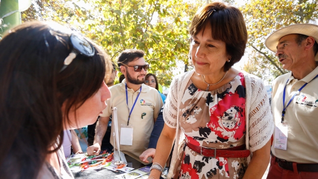 Ministra de Salud descartó que caso de joven de 14 años inicie debate sobre eutanasia