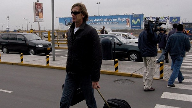 Ricardo Gareca viajó a Perú con el fin de afinar detalles para asumir en la selección