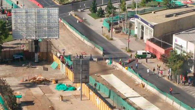 Objeto sospechoso movilizó al GOPE en paradero 14 de Vicuña Mackenna