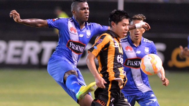 The Strongest viajó a Santiago con la baja del paraguayo Centurión