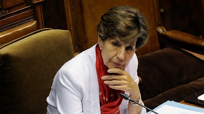 Isabel Allende: Va a costar bastante recuperar la confianza de la ciudadanía