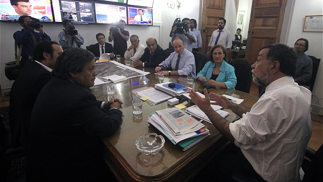 Gobierno formó mesa de trabajo con vecinos de Salamanca y minera