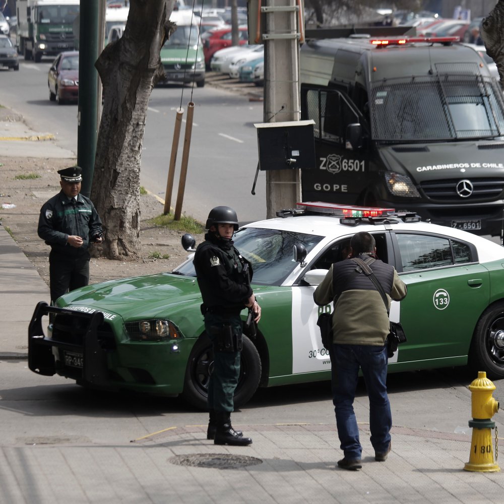 Con un detenido terminó intenso operativo policial en Santiago centro