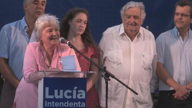José Mujica lideró lanzamiento de la campaña municipal de su esposa