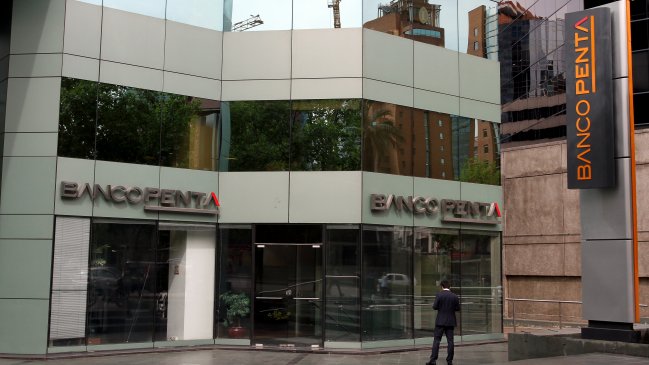 SBIF: Imputados por caso Penta están imposibilitados de ejercer cargos en banco del grupo