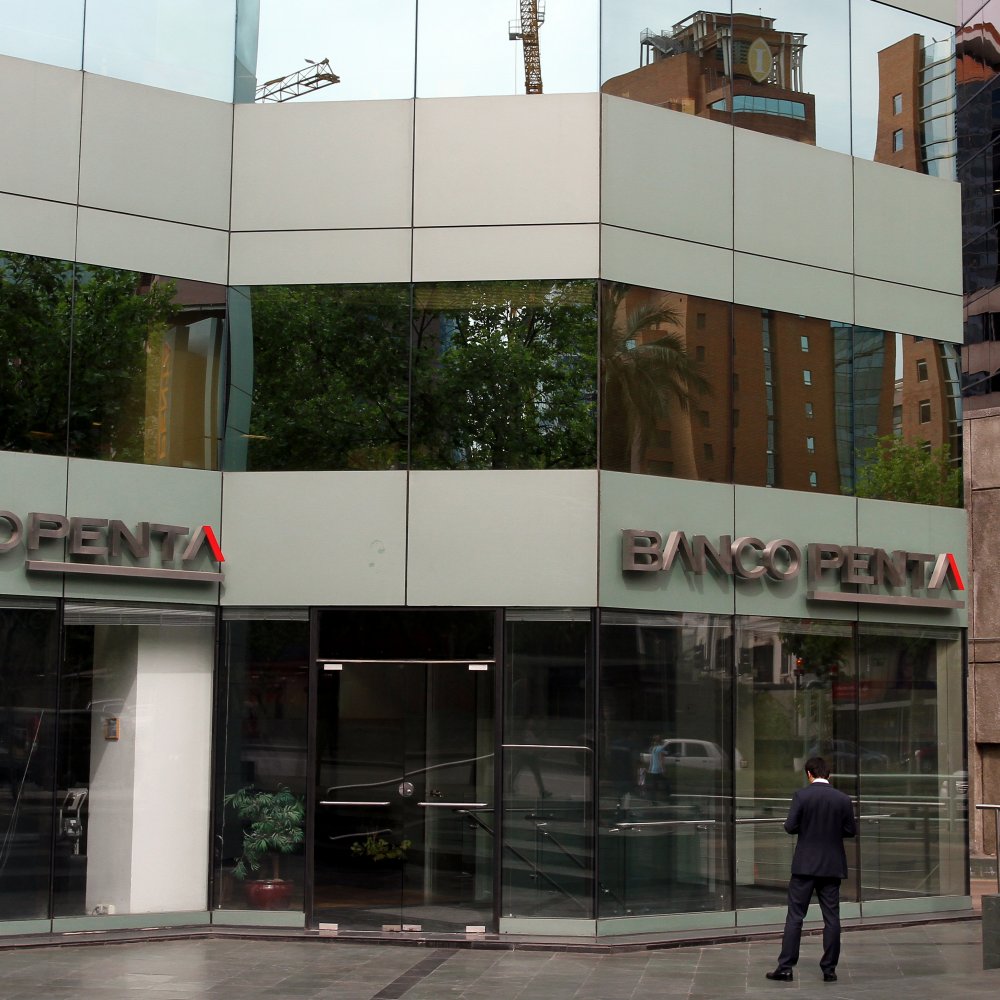 SBIF: Imputados por caso Penta están imposibilitados de ejercer cargos en banco del grupo