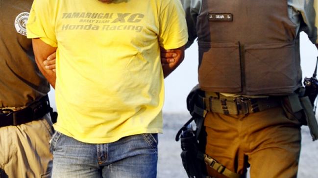 Hombre fue detenido por grabar a nieta de su pareja mientras se duchaba