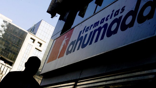 Hasta cinco años de cárcel arriesgan ex ejecutivos de farmacias formalizados por colusión