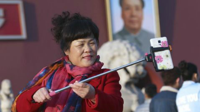 La National Gallery de Londres prohíbe el uso del bastón para selfies