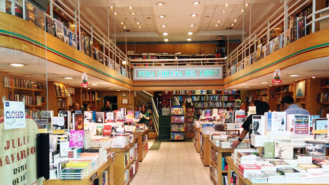 ¿Por qué la Feria Chilena del Libro se niega a vender textos escolares?