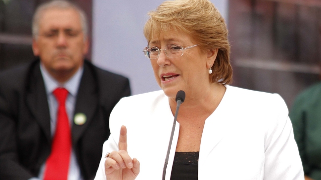 Presidenta Bachelet llamó a utilizar libros gratuitos entregados por el Mineduc