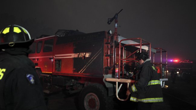 Autoridades declararon alerta roja para Quillota por incendio forestal