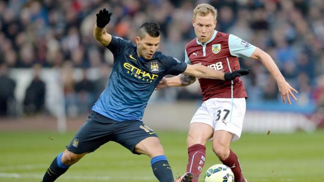 Manchester City tropezó con el modesto Burnley y volvió a ceder terreno