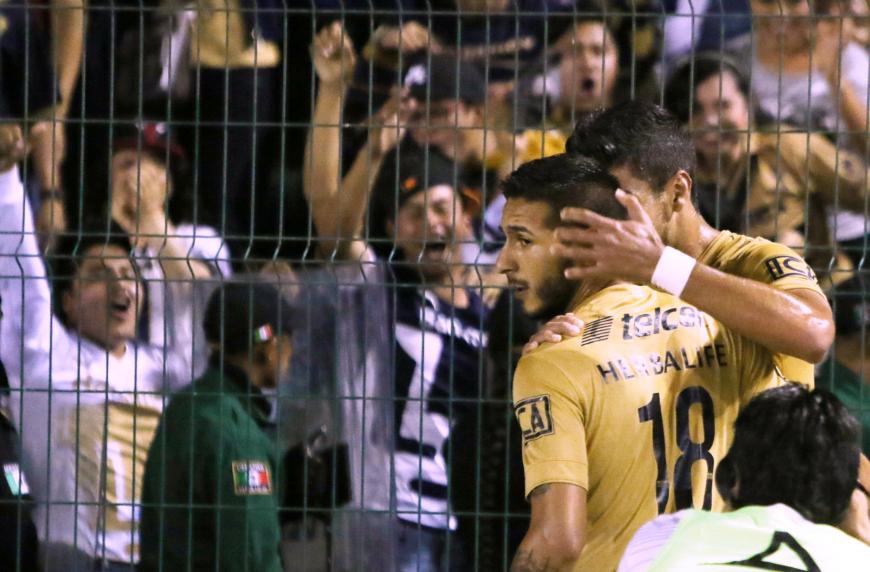 Isaac Díaz sumó minutos en caída de Jaguares ante Pumas en el fútbol mexicano