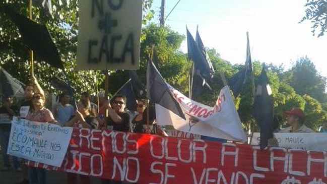 Vecinos protestan por malos olores en Región del Maule