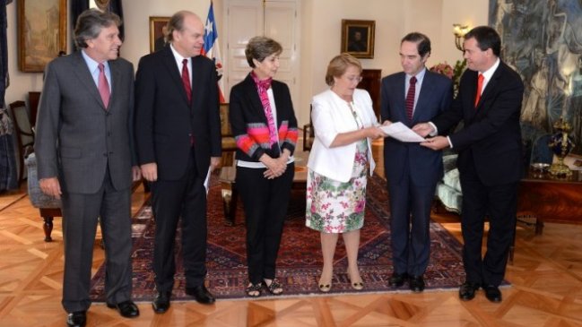 Crece consenso por reforma para destituir autoridades que no cumplan con la ley