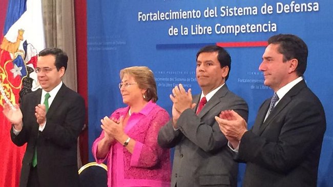 Bachelet presentó proyecto que repone las penas de cárcel para la colusión