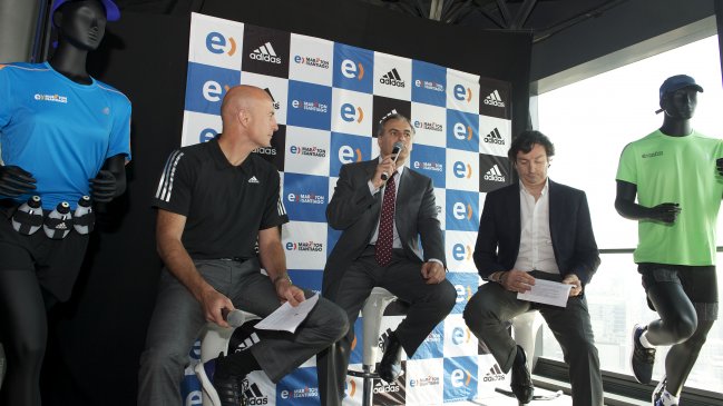 Maratón de Santiago presentó su polera oficial