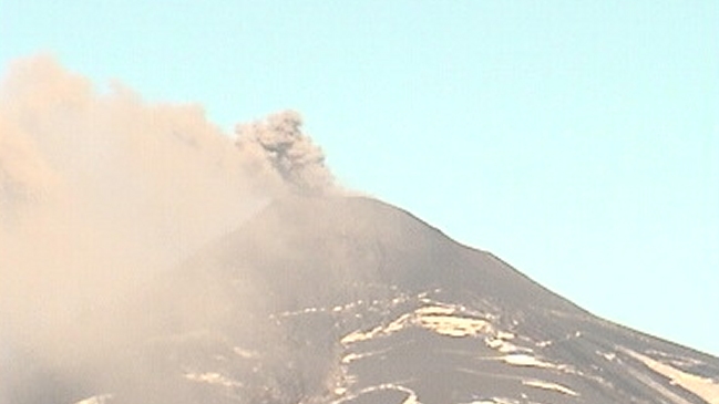 Sernageomin: Volcán Villarrica presenta aumento progresivo de actividad