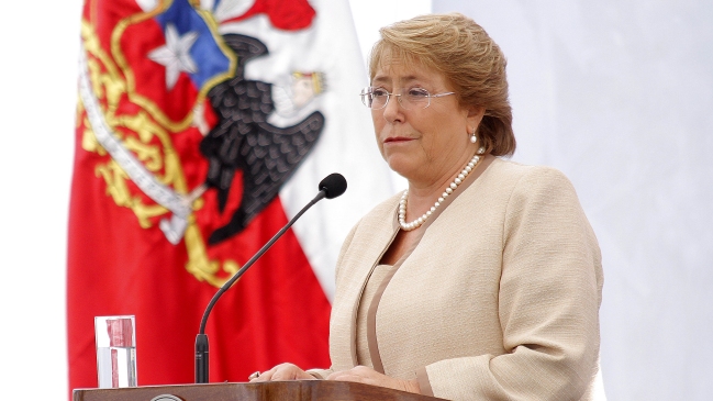 Presidenta Bachelet llamó a debatir aborto terapéutico 