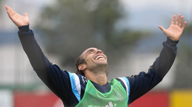 Jorge Valdivia cumplió con su primer entrenamiento de 2015
