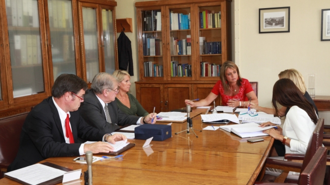 Las críticas a Van Rysselberghe por presidir la Comisión de DDHH del Senado