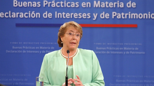 Bachelet presentó instructivo que aumenta exigencias en declaraciones de patrimonio
