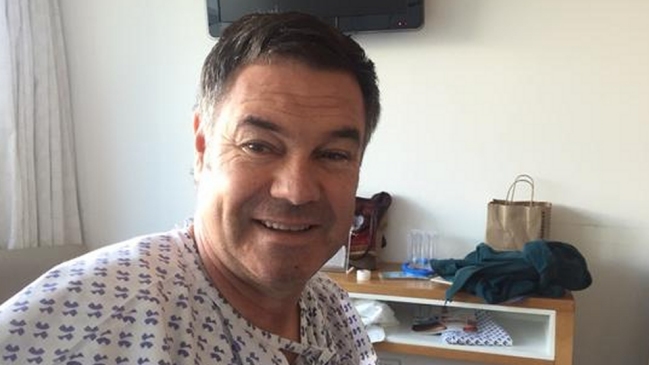 Senador Ossandón abandonó la UTI y se recupera tras operación