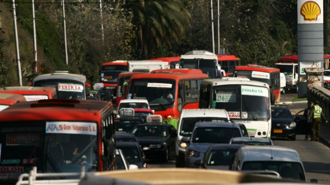 Valparaíso: Paro de buses revela división entre dirigentes