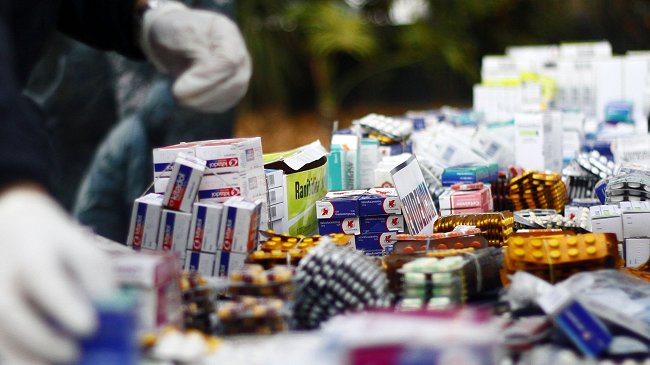 Carabineros incauta 5.000 medicamentos al investigar muerte de dos jóvenes