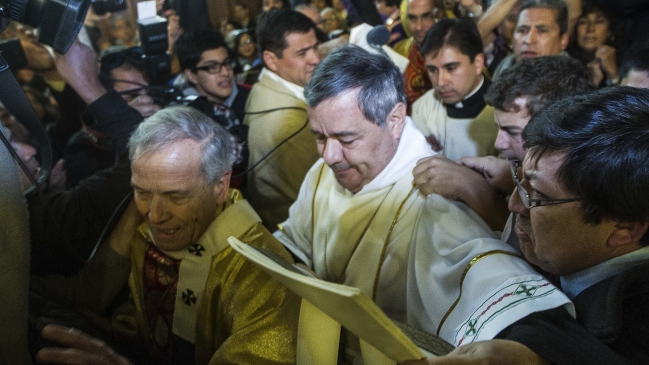 Laicos de Osorno: Nos queda la duda si el sábado asumió un general o un obispo